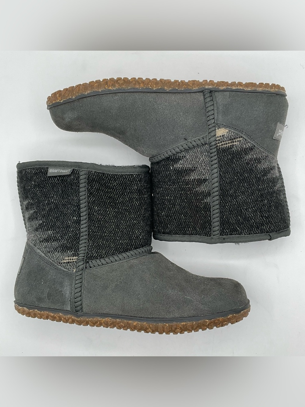 Minnetonka Women’s Gray Suede Faux Fur Lined Ankle Boots Size 9 M 84955
